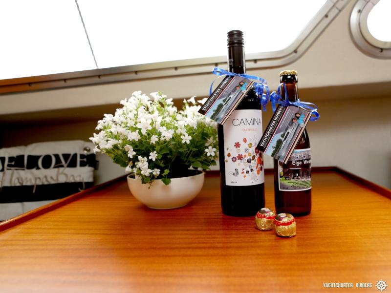 Book yachts online - motorboat - Valkkruiser sport 850 - Borealis - rent