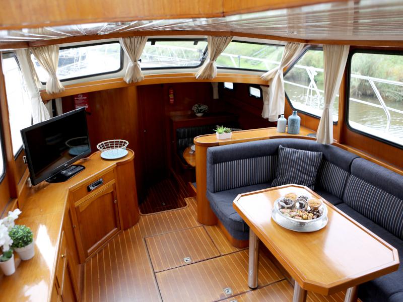 Book yachts online - motorboat - Valkkruiser 1300 content - Geminus - rent