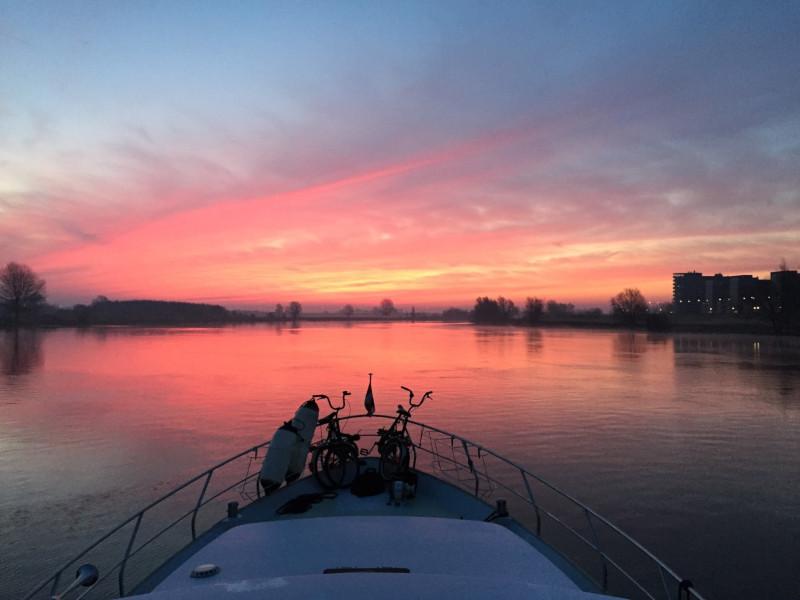 Book yachts online - motorboat - Valkkruiser 1300 content - Geminus - rent