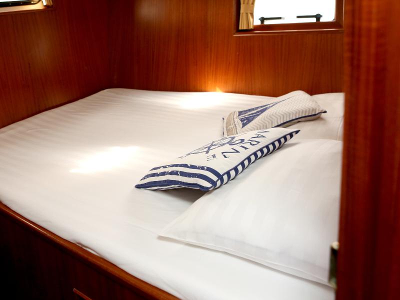 Book yachts online - motorboat - Valk Voyager 1400 - Calypso - rent