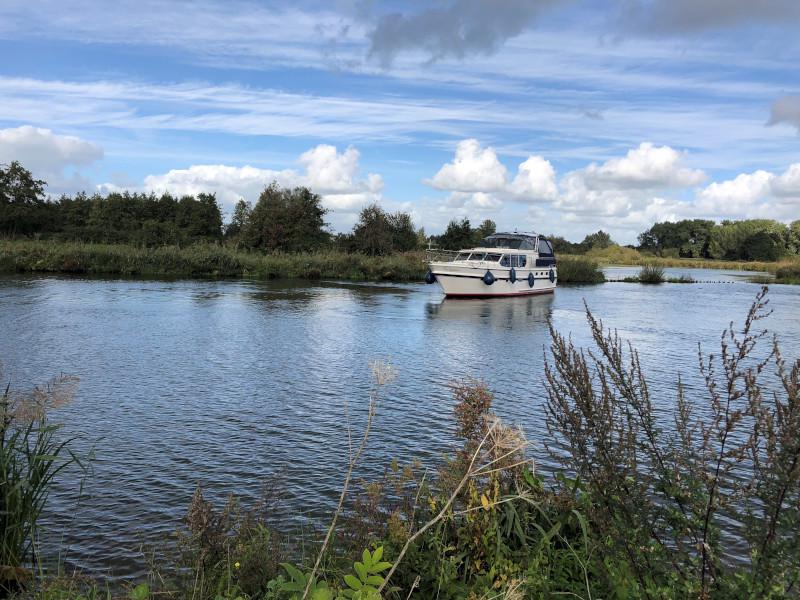 Book yachts online - motorboat - Valk Voyager 1400 - Calypso - rent