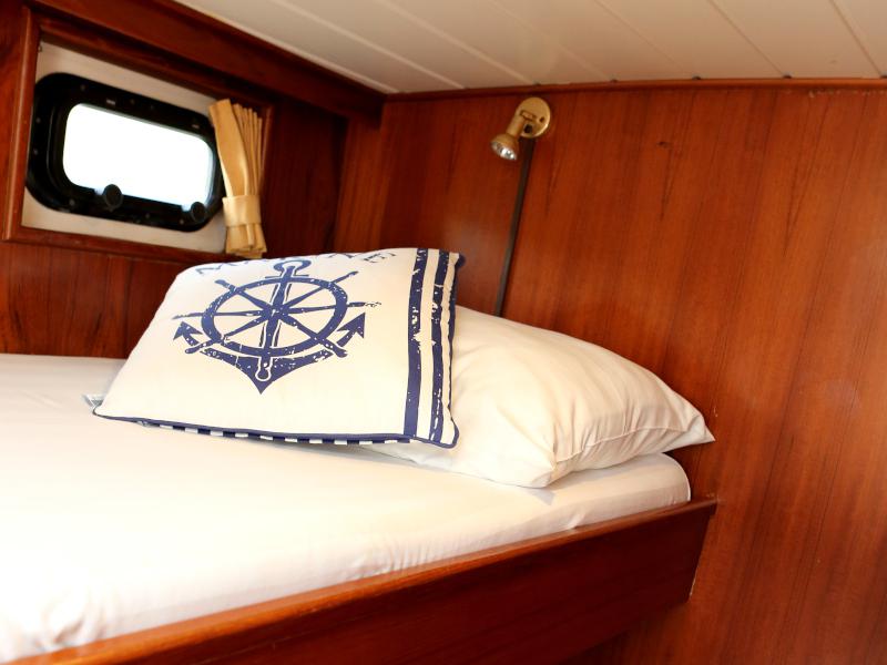 Book yachts online - motorboat - Valk Voyager 1400 - Calypso - rent