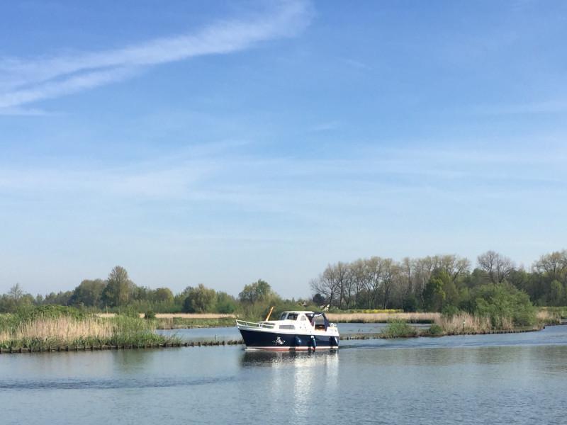 Book yachts online - motorboat - Curtevenne 830 AK - Polaris - rent