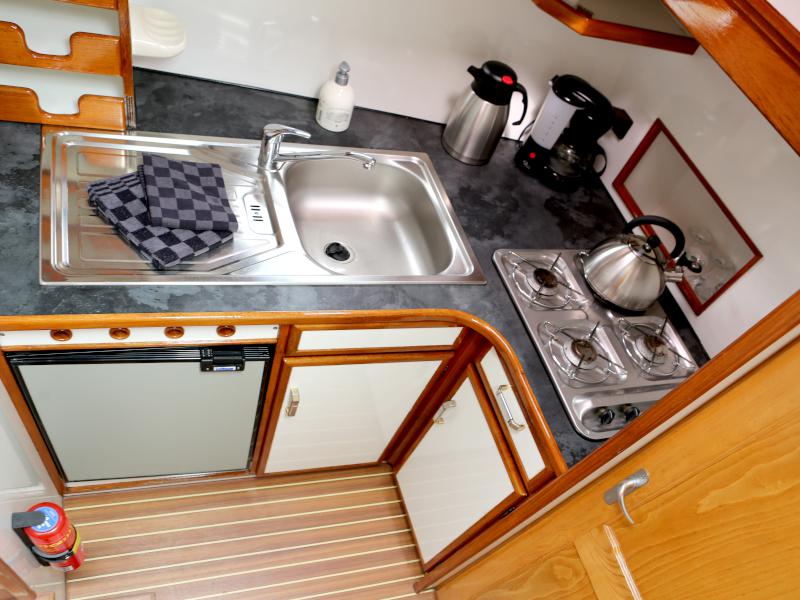 Book yachts online - motorboat - Pedro Solano 33 - Callisto - rent