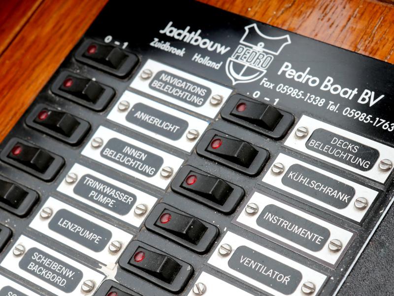 Book yachts online - motorboat - Pedro Solano 33 - Callisto - rent