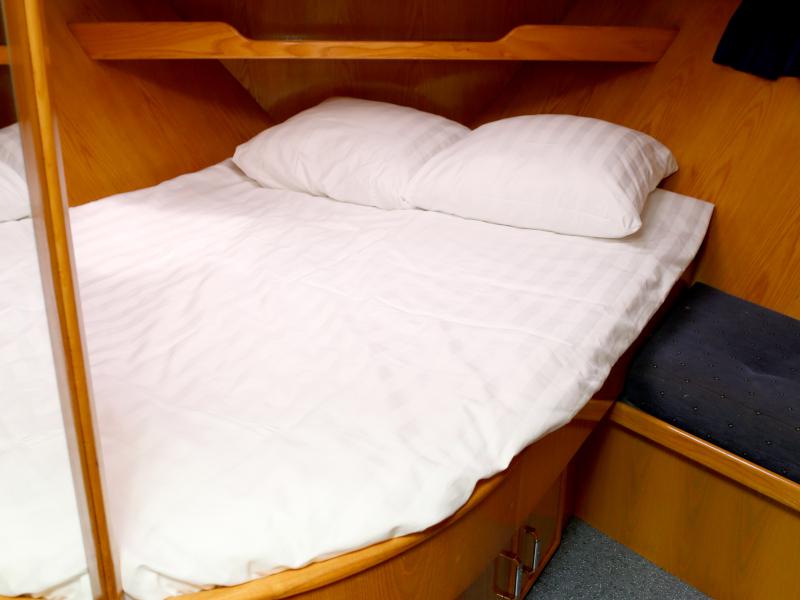 Book yachts online - motorboat - Pedro Solano 33 - Capella - rent