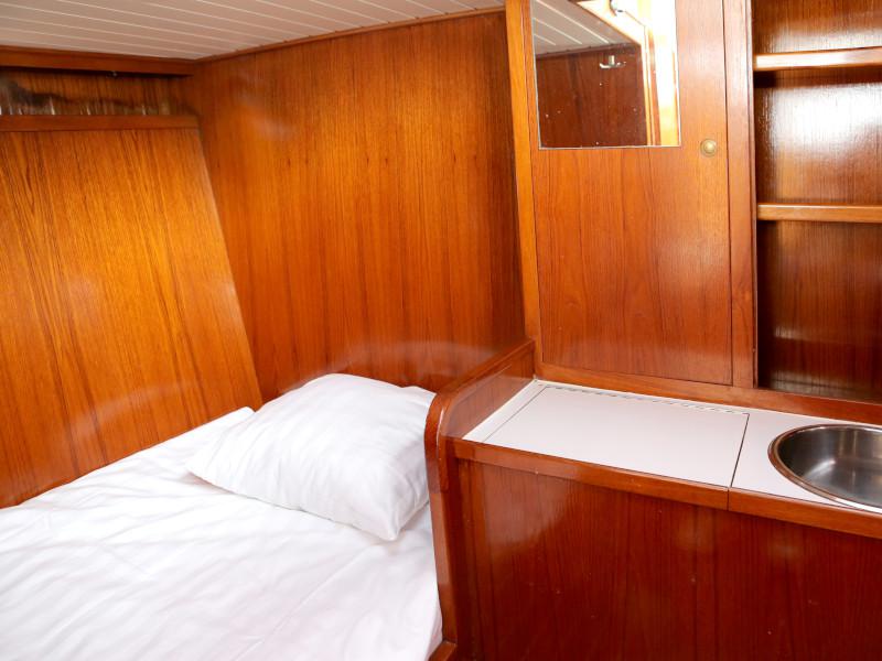Book yachts online - motorboat - Barkas 1100 - Sirius - rent