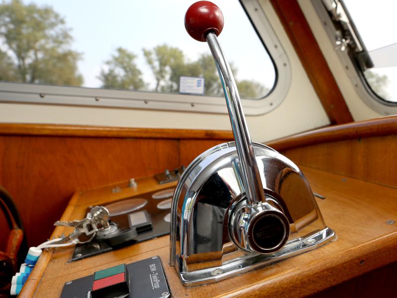 Book yachts online - motorboat - Pedro 800 - Austalis - rent