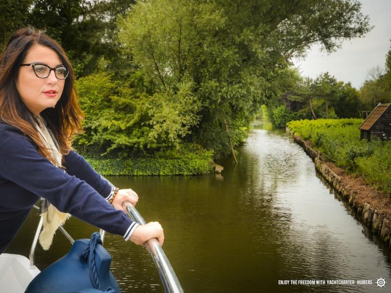 Book yachts online - motorboat - Pacific Allure 155 - Royal - rent