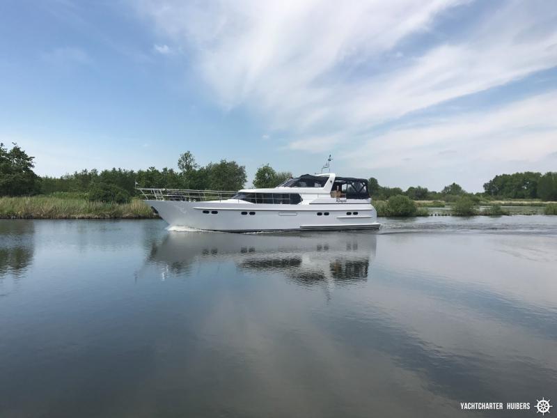 Book yachts online - motorboat - Pacific Allure 155 - Royal - rent