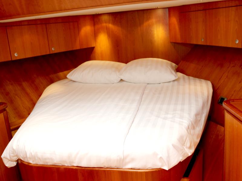 Book yachts online - motorboat - Pacific Allure 155 - Royal - rent