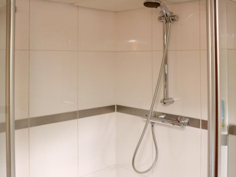 Book yachts online - motorboat - Pacific Allure 155 - Royal - rent