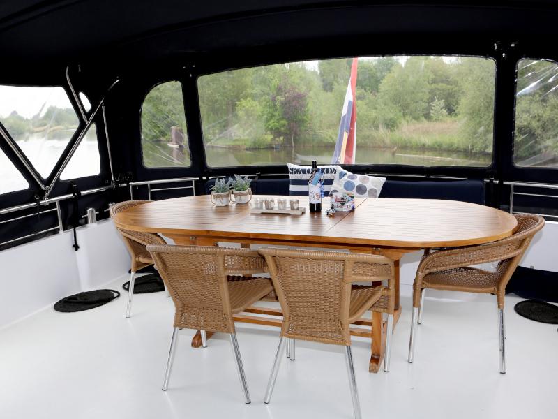 Book yachts online - motorboat - Pacific Allure 155 - Royal - rent
