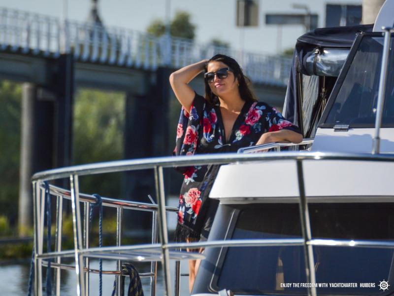 Book yachts online - motorboat - Pacific Allure 155 - Royal - rent