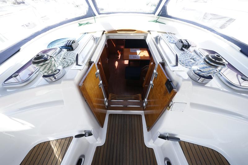 Book yachts online - sailboat - Bavaria 43 Cruiser - Kairos (Fully Refurbished 2019) - rent