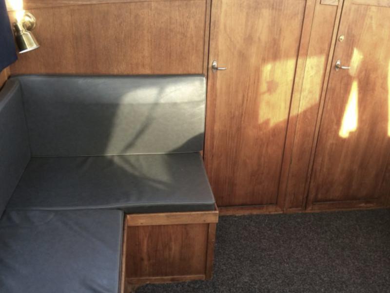 Book yachts online - motorboat - Pedro 32 - Gota 4 - rent