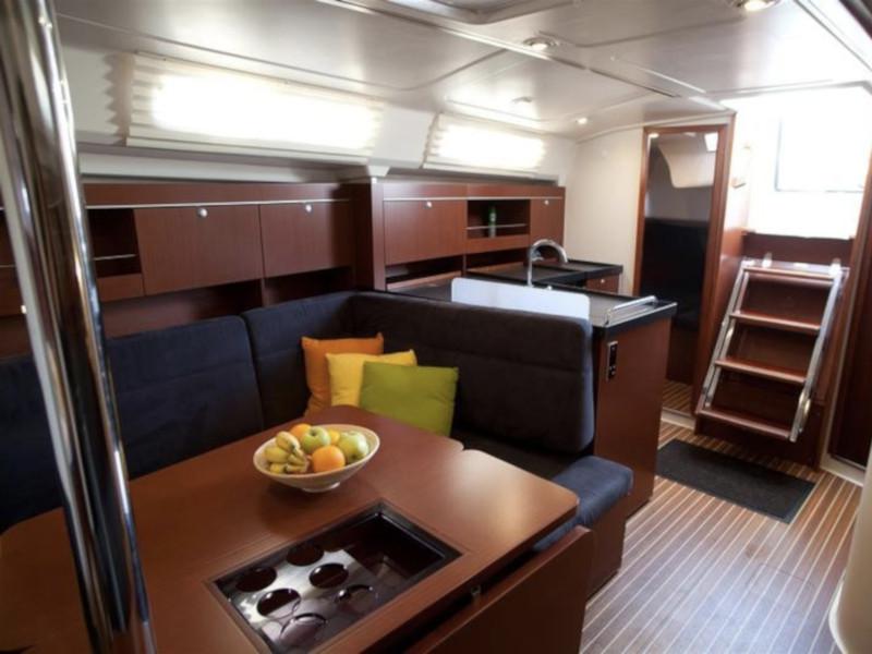 Book yachts online - sailboat - Hanse 385 - Amelie - rent