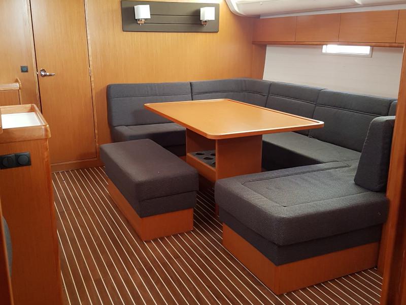 Book yachts online - sailboat - Bavaria Cruiser 51 - Vickan - rent