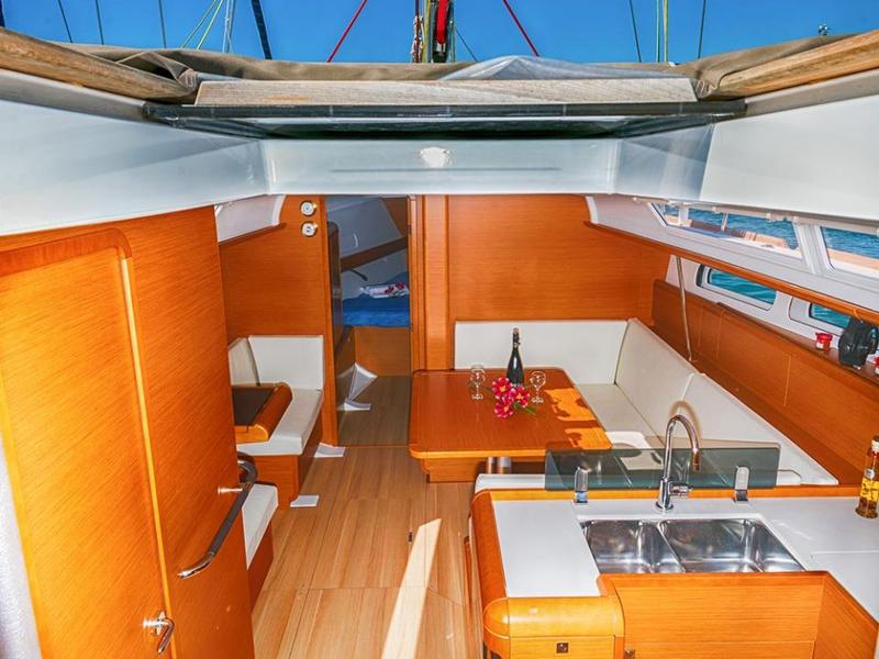 Book yachts online - sailboat - Sun Odyssey 409 - Calypso - rent
