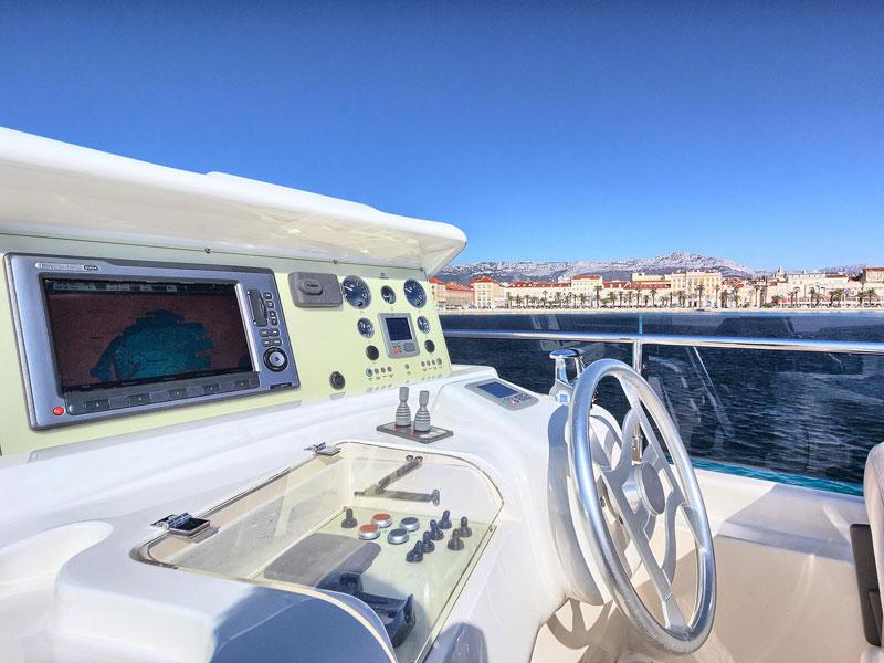 Book yachts online - motorboat - Ferretti 620 - Kimon - rent