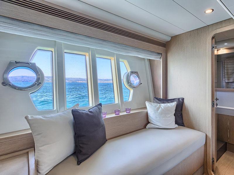 Book yachts online - motorboat - Ferretti 620 - Kimon - rent