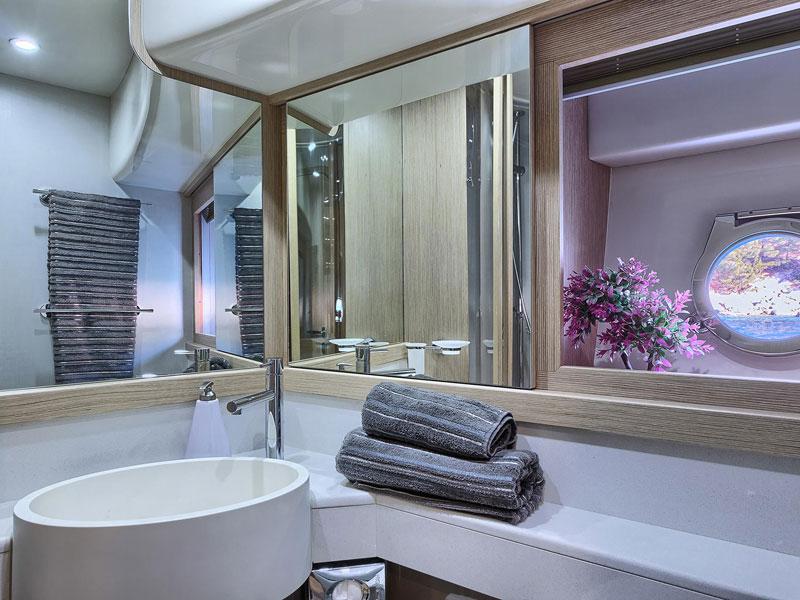 Book yachts online - motorboat - Ferretti 620 - Kimon - rent