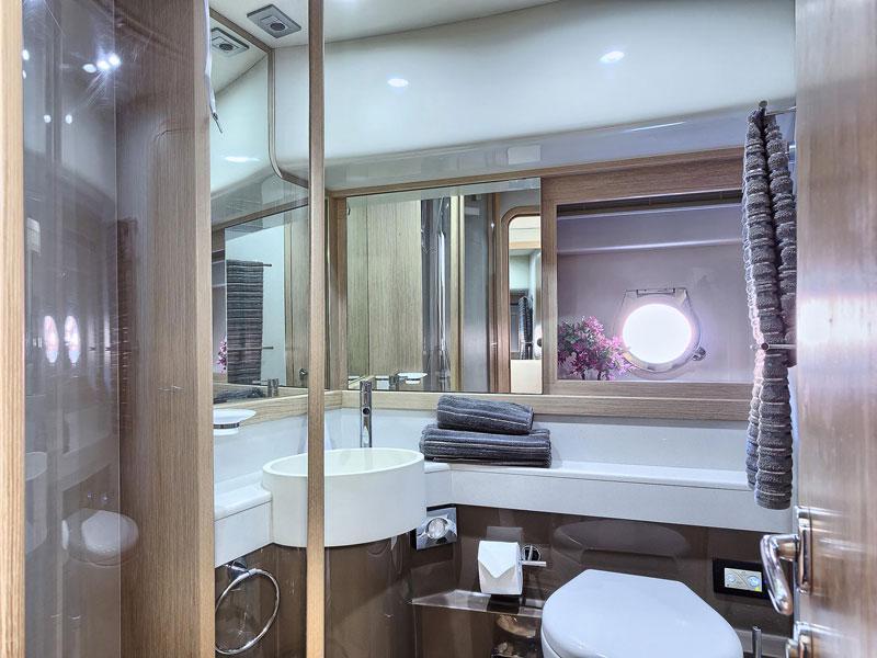 Book yachts online - motorboat - Ferretti 620 - Kimon - rent