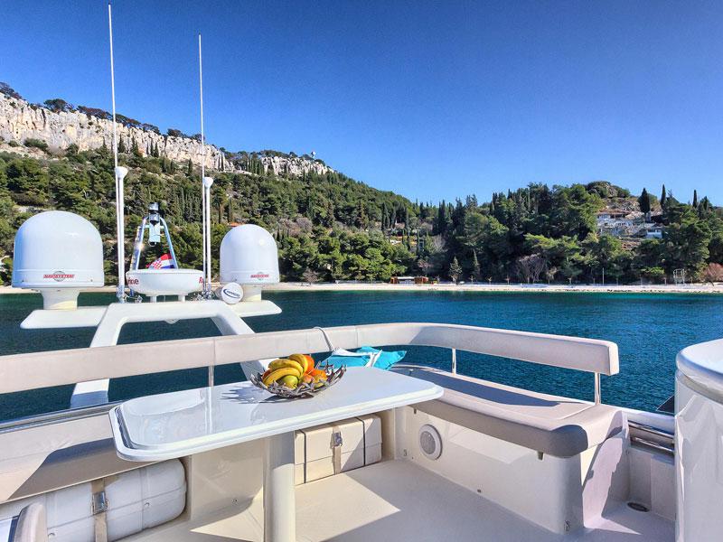Book yachts online - motorboat - Ferretti 620 - Kimon - rent