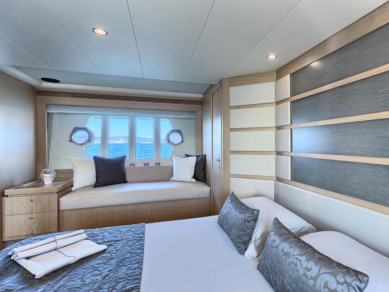 Book yachts online - motorboat - Ferretti 620 - Kimon - rent