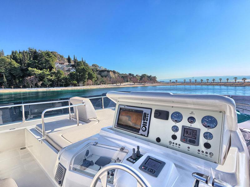 Book yachts online - motorboat - Ferretti 620 - Kimon - rent