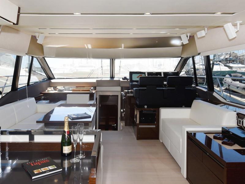 Book yachts online - motorboat - Prestige 630 Fly - Mavi Mar - rent