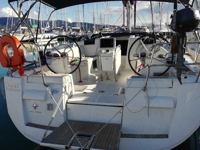 Book yachts online - sailboat - Sun Odyssey 439 - Thales - rent