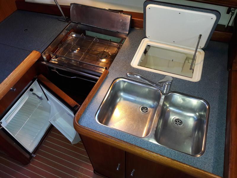 Book yachts online - sailboat - Bavaria 49 - Vardousia - rent