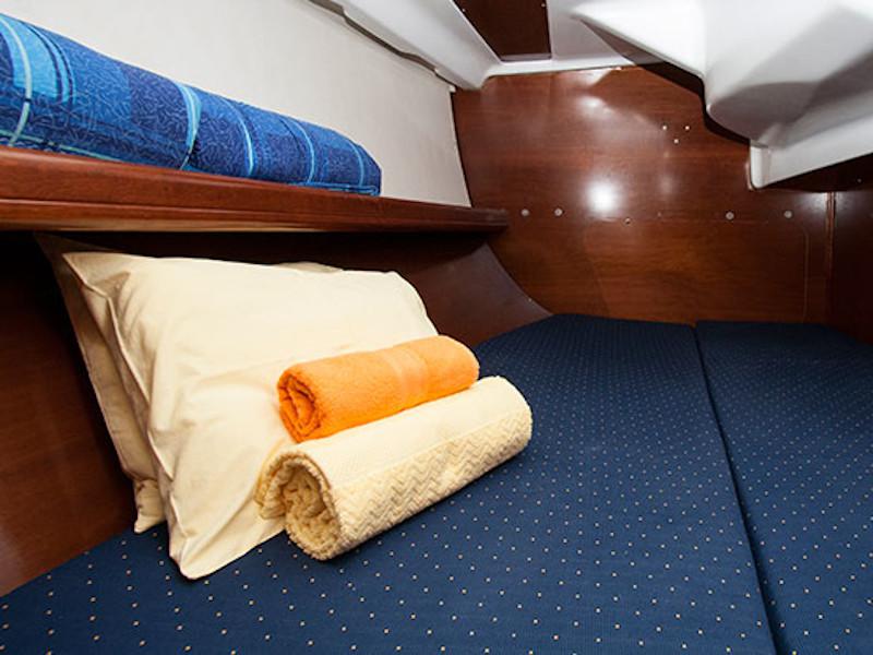 Book yachts online - sailboat - Oceanis 331 - Martha - rent