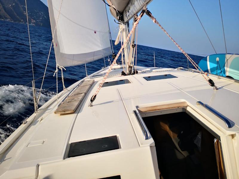 Book yachts online - sailboat - Bavaria C45 - Red Horizon - rent