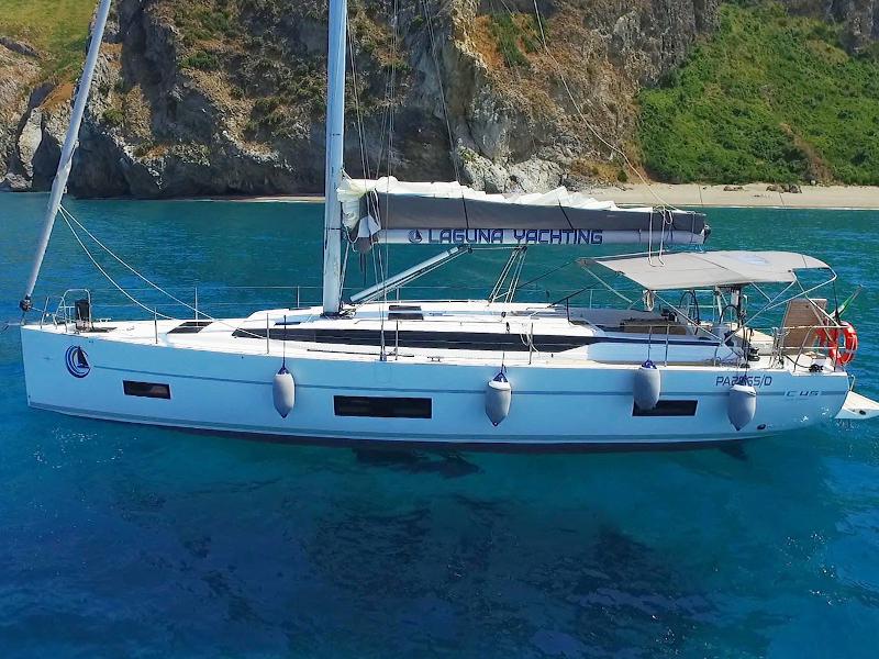 Book yachts online - sailboat - Bavaria C45 - Red Horizon - rent