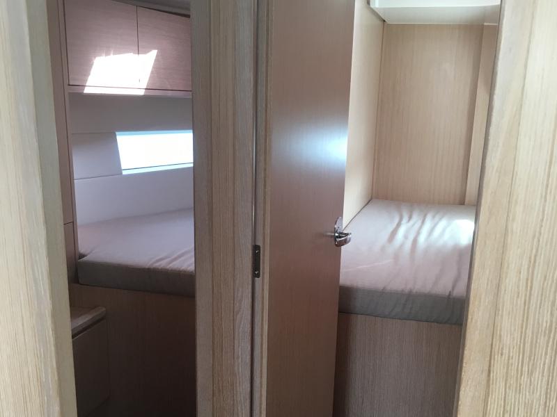 Book yachts online - sailboat - Bavaria C45 - Red Horizon - rent