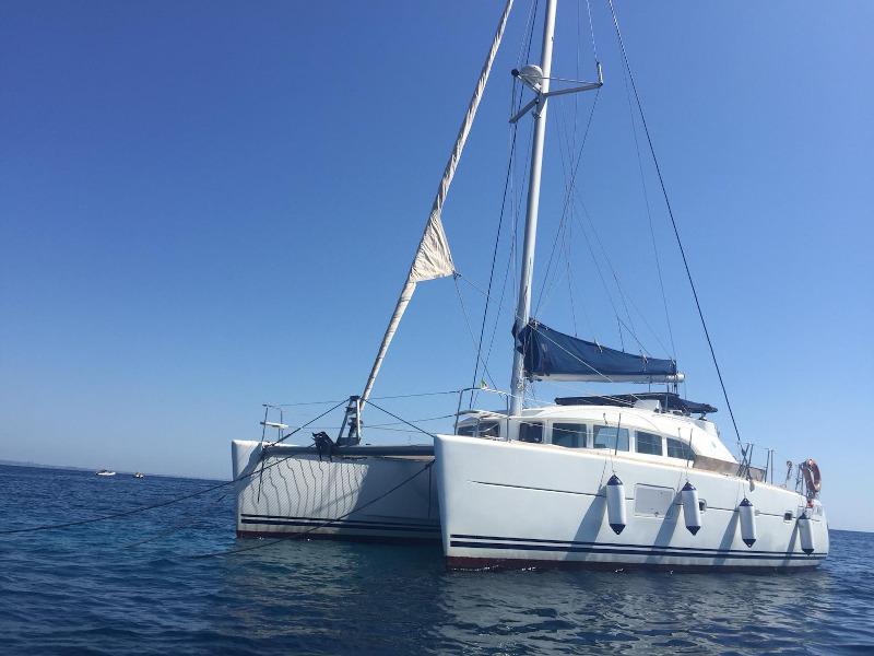 Book yachts online - catamaran - Lagoon 380 - Per Caso - rent
