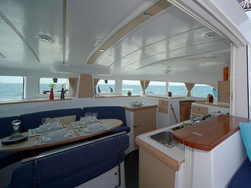 Book yachts online - catamaran - Lagoon 380 - Per Caso - rent