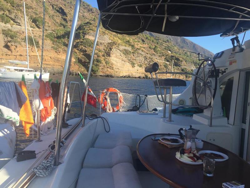 Book yachts online - catamaran - Lagoon 380 - Per Caso - rent