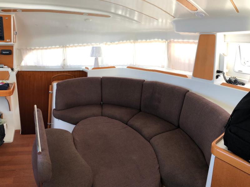 Book yachts online - catamaran - Lagoon 380 - Per Caso - rent