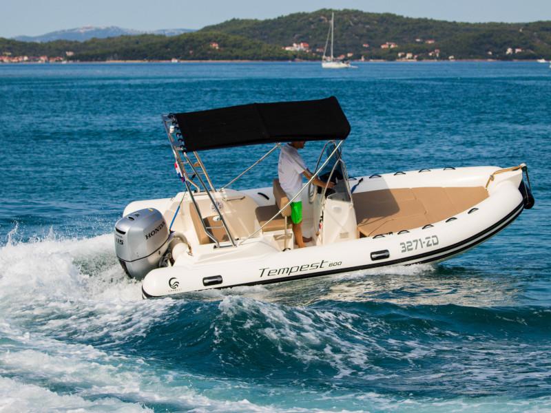 Book yachts online - motorboat - TEMPEST 600 + Honda 115 - CAPELLI - rent