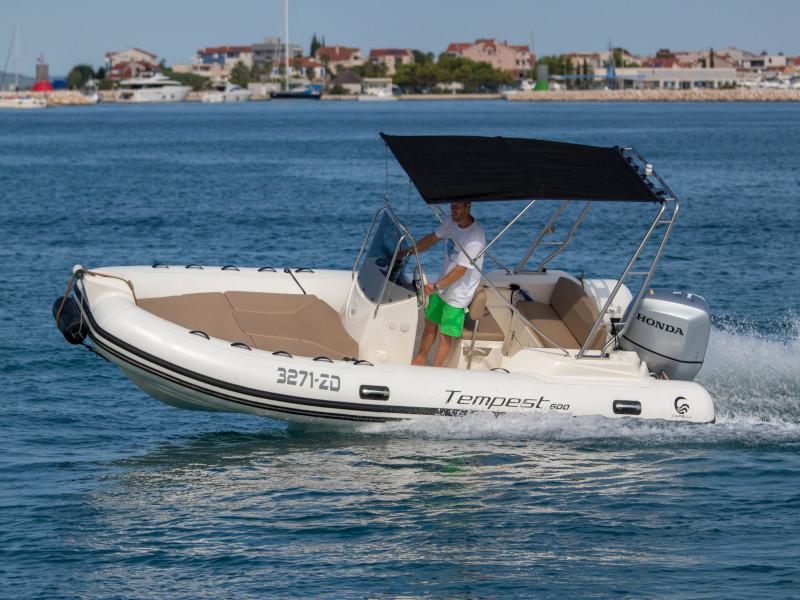 Book yachts online - motorboat - TEMPEST 600 + Honda 115 - CAPELLI - rent