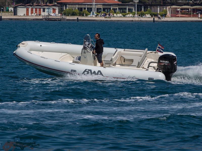 Book yachts online - motorboat - SPORT 22GT + Suzuki 200 - BWA  - rent