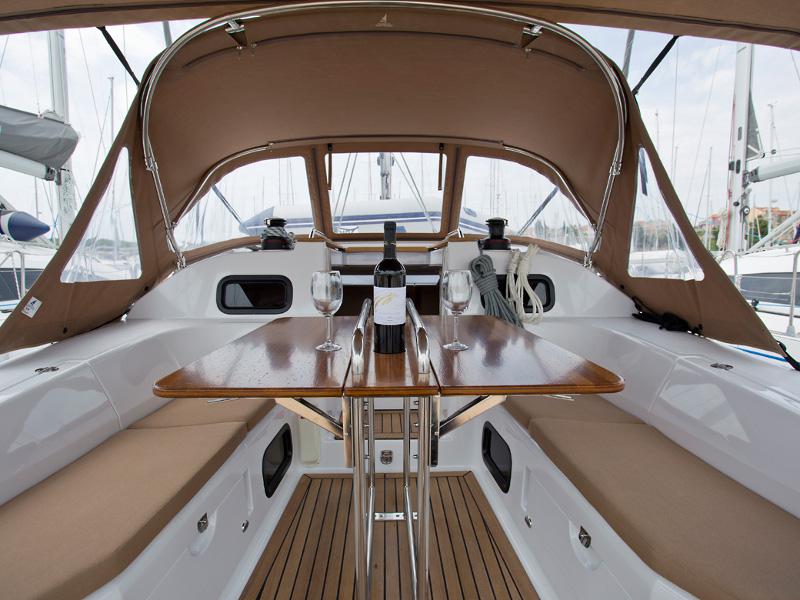 Book yachts online - sailboat - Elan 40 Impression - SILENTE - rent