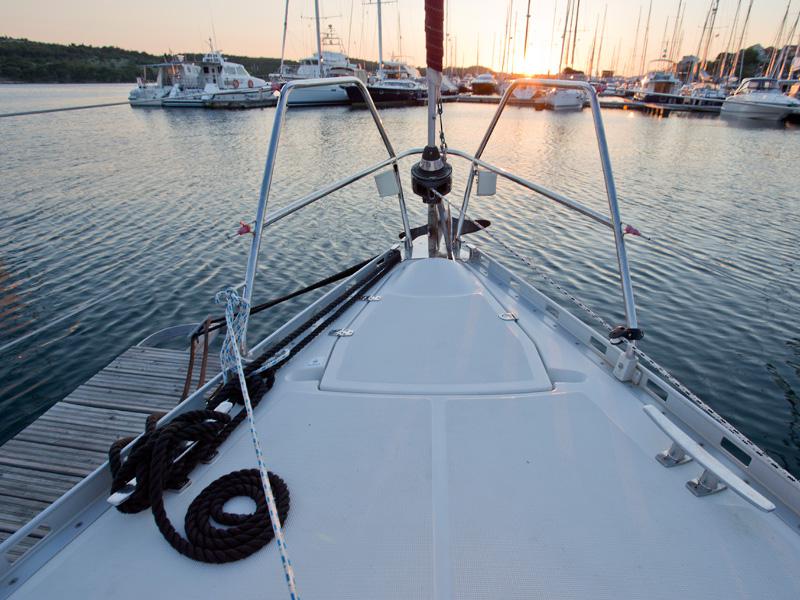 Book yachts online - sailboat - Delphia 37 - LA PASSION DU VIN - rent