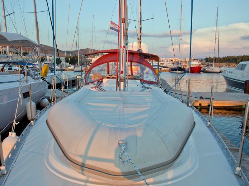 Book yachts online - sailboat - Delphia 37 - LA PASSION DU VIN - rent