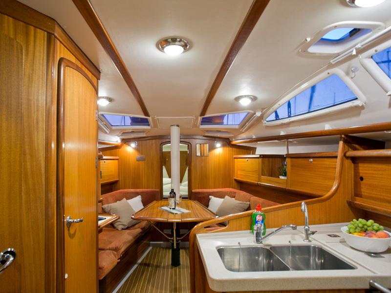 Book yachts online - sailboat - Delphia 37 - LA PASSION DU VIN - rent