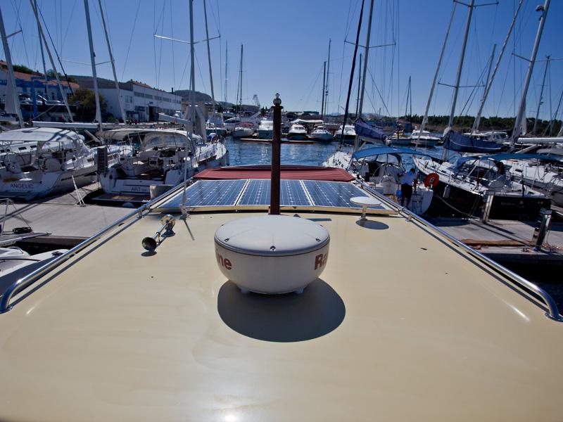 Book yachts online - motorboat - Marco Polo 12 - RED BULL - rent