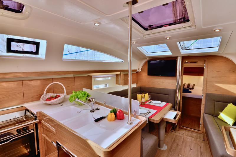 Book yachts online - sailboat - Elan 40 Impression - BLACK WIDOW - rent